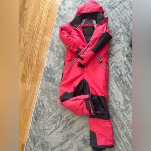 Winter snow suit. Excellent condition. Size 10-12 years old.